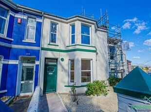 3 bedroom terraced house for sale in Savery Terrace, Lipson, PL4