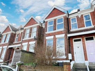 3 bedroom terraced house for sale in Stanmer Park Road, BN1