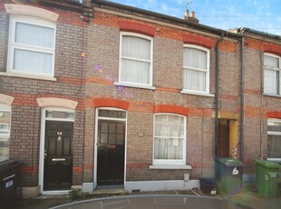 3 bedroom terraced house for sale in Tavistock Crescent, Luton, LU1