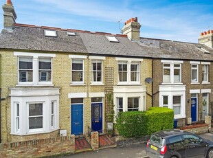 3 bedroom terraced house for sale in Vinery Road, Cambridge, CB1