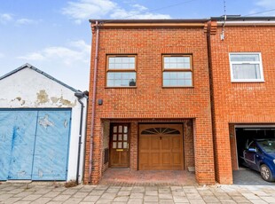 3 bedroom town house for sale in Bath Street, Inner Avenue, Southampton, Hampshire, SO14
