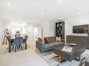 3 bedroom town house for sale in Rivermount Gardens, Guildford, Surrey, GU2