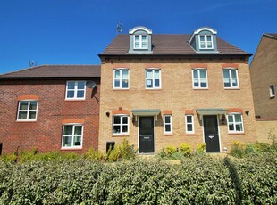 3 bedroom town house for sale in Sunbeam Way, Stoke Village, Stoke, Coventry, CV3