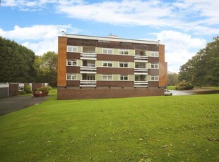 4 bedroom apartment for sale in Riverside Drive, Solihull, B91
