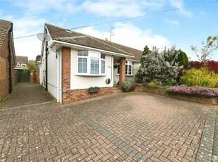 4 bedroom bungalow for sale in Woodland Close, BRENTWOOD, Essex, CM13