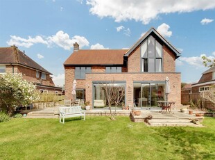4 bedroom detached house for sale in Amberley Drive, Goring-By-Sea, BN12
