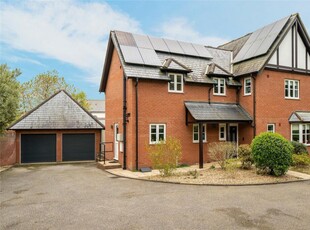 4 bedroom detached house for sale in Ancaster Road, Ipswich, Suffolk, IP2