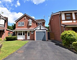 4 bedroom detached house for sale in Applegate Close, Oakwood, DE21