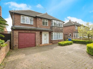4 bedroom detached house for sale in Armthorpe Road, Wheatley Hills, Doncaster, DN2