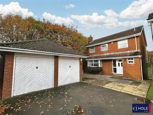 4 bedroom detached house for sale in Benson Close, Abbeymead, Gloucester, GL4