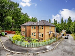 4 bedroom detached house for sale in Brightview Close, Bricket Wood, St. Albans, Hertfordshire, AL2
