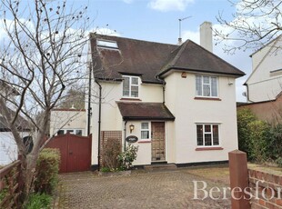 4 bedroom detached house for sale in Broomfield Road, Chelmsford, CM1