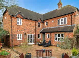 4 bedroom detached house for sale in Burghfield Road, Reading, RG30