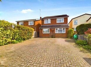 4 bedroom detached house for sale in Chestnut Grove, Purley on Thames, Reading, Berkshire, RG8