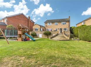 4 bedroom detached house for sale in Chestnut Grove, Purley on Thames, Reading, RG8