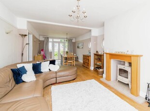 4 bedroom detached house for sale in Chetwynd Drive, Southampton, SO16