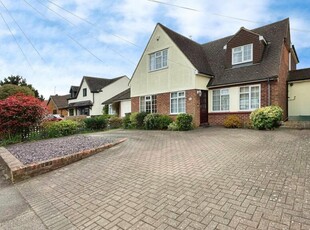 4 bedroom detached house for sale in Chignal Road, Chelmsford, CM1