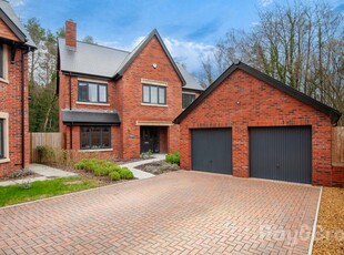 4 bedroom detached house for sale in Clos Gwenllian, Lisvane, Cardiff, CF14
