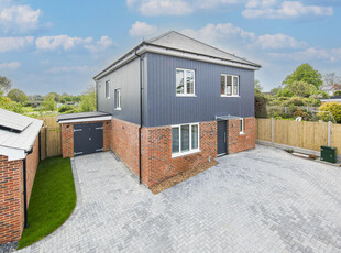 4 bedroom detached house for sale in Colonels Way, Southborough, Tunbridge Wells, TN4
