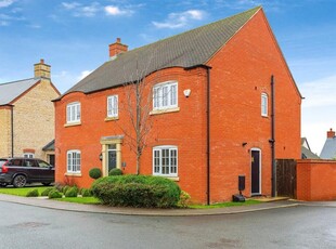 4 bedroom detached house for sale in Cowslip Close, Wootton, Northampton, NN4