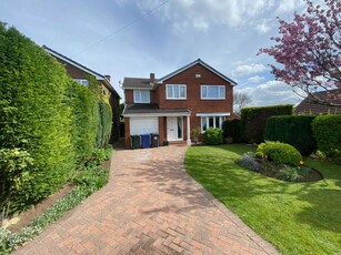 4 bedroom detached house for sale in Dean Close, Sprotbrough, Doncaster, South Yorkshire, DN5