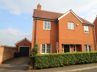 4 bedroom detached house for sale in Ellis Way, Abington Vale, Northampton, NN3