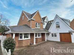 4 bedroom detached house for sale in Frances Green, Chelmsford, CM1