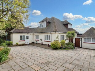 4 bedroom detached house for sale in Furze Road, Worthing, BN13