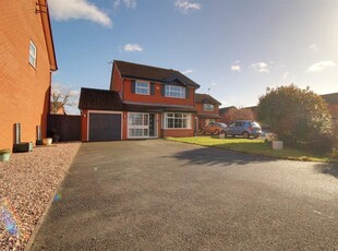 4 bedroom detached house for sale in Gambier Parry Gardens, Gloucester, GL2
