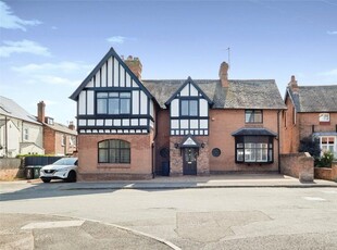 4 bedroom detached house for sale in Hardys Drive, Gedling, Nottingham, Nottinghamshire, NG4