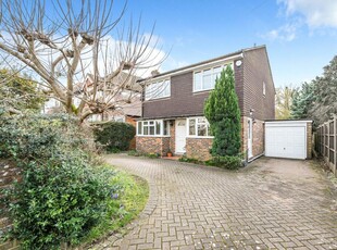 4 bedroom detached house for sale in Holford Road, Merrow, Guildford, Surrey, GU1
