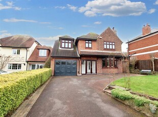 4 bedroom detached house for sale in Holly Road, Watnall, Nottingham, NG16