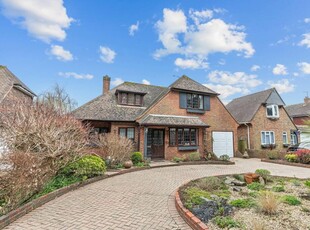 4 bedroom detached house for sale in Ilex Way, Goring-By-Sea, BN12