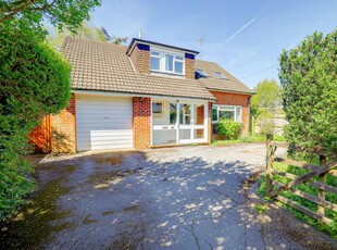 4 bedroom detached house for sale in Ilkley Road, Caversham Heights, Reading, RG4