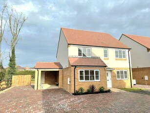 4 bedroom detached house for sale in Kingsthorpe, Northampton, NN2