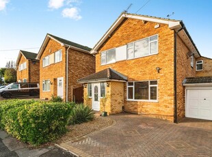 4 bedroom detached house for sale in Larch Avenue, Bricket Wood, St. Albans, AL2