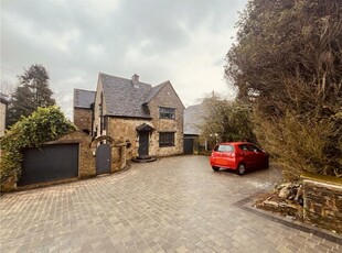 4 bedroom detached house for sale in Lightridge Road, Fixby, Huddersfield, HD2