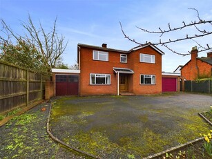 4 bedroom detached house for sale in London Road, Worcester, Worcestershire, WR5