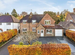 4 bedroom detached house for sale in Manor Way, Guildford, Surrey, GU2