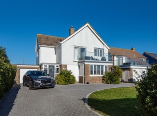 4 bedroom detached house for sale in Marine Crescent, Goring-By-Sea, Worthing, BN12