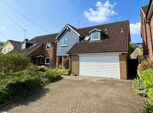 4 bedroom detached house for sale in New Court Road, Nr City Centre, Chelmsford, CM2