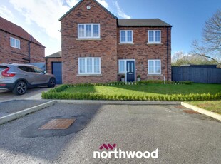 4 bedroom detached house for sale in Northfield Drive, Thorne, Doncaster, DN8