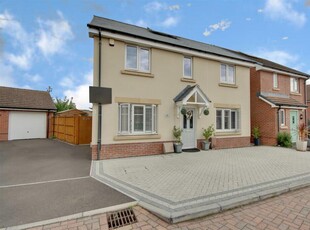 4 bedroom detached house for sale in Orsted drive, Drayton, Portsmouth, PO6