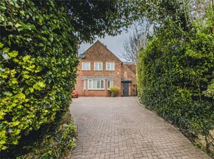 4 bedroom detached house for sale in Purton Road, Swindon, Wiltshire, SN2