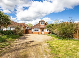 4 bedroom detached house for sale in Reading Road, Woodley, Reading, RG5 3AD, RG5