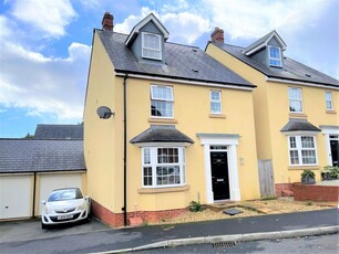 4 bedroom detached house for sale in Sandoe Way, Exeter, EX1