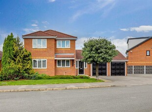 4 bedroom detached house for sale in Sandwell Close, Long Eaton, Derbyshire, NG10 3RG, NG10