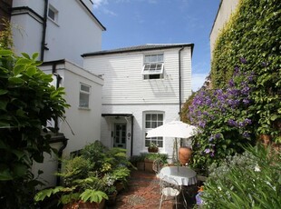 4 bedroom detached house for sale in South Street, Eastbourne, BN21