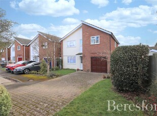 4 bedroom detached house for sale in St. James Park, Chelmsford, CM1