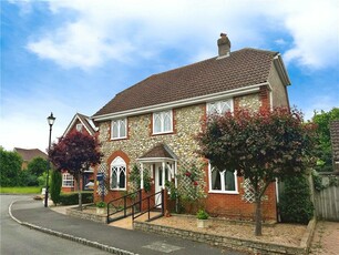 4 bedroom detached house for sale in Steggles Close, Woodley, Reading, RG5